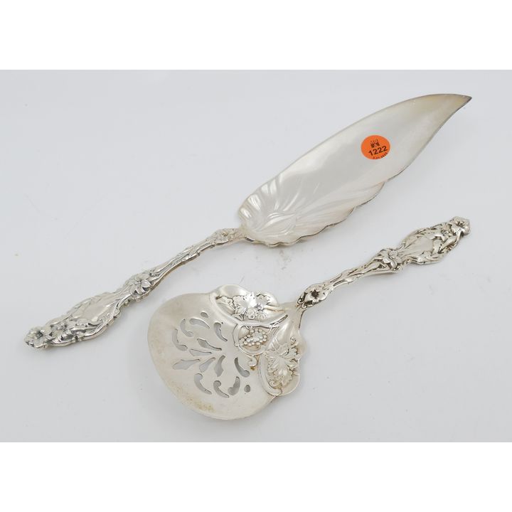 2pc Lily Art Nouveau Sterling Serving Pieces- 8'' and 12''- 283g TW