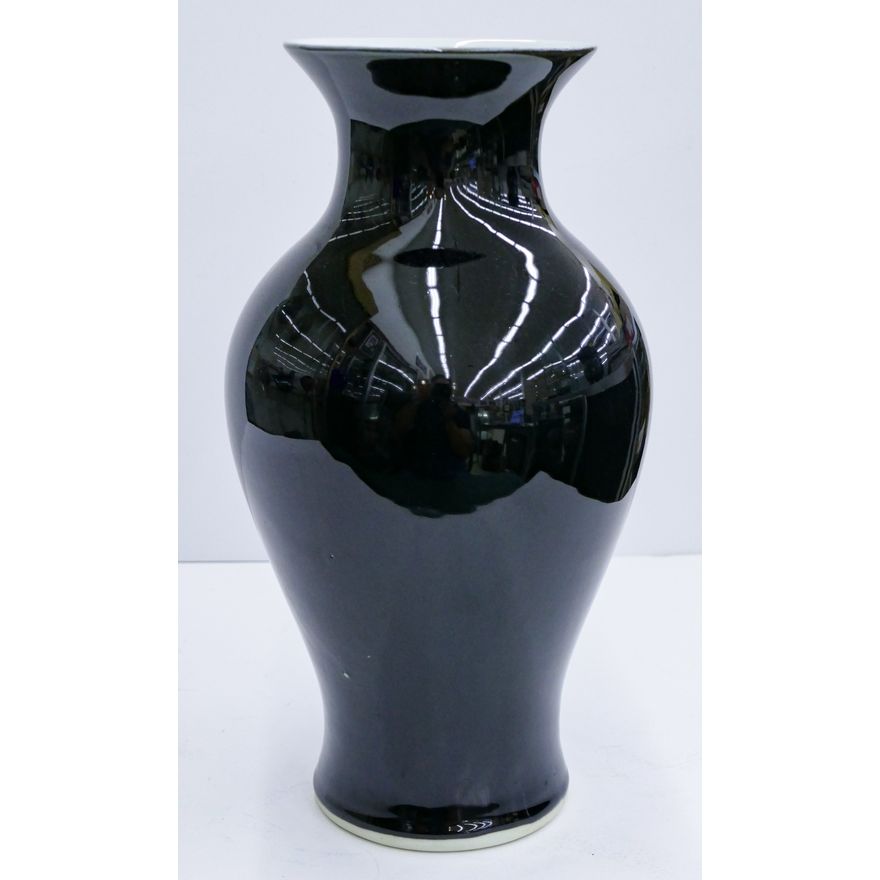 Chinese Republic Mirror Black Monochrome Vase