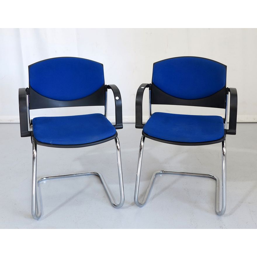 PAIR OF OFFICE CHAIRS