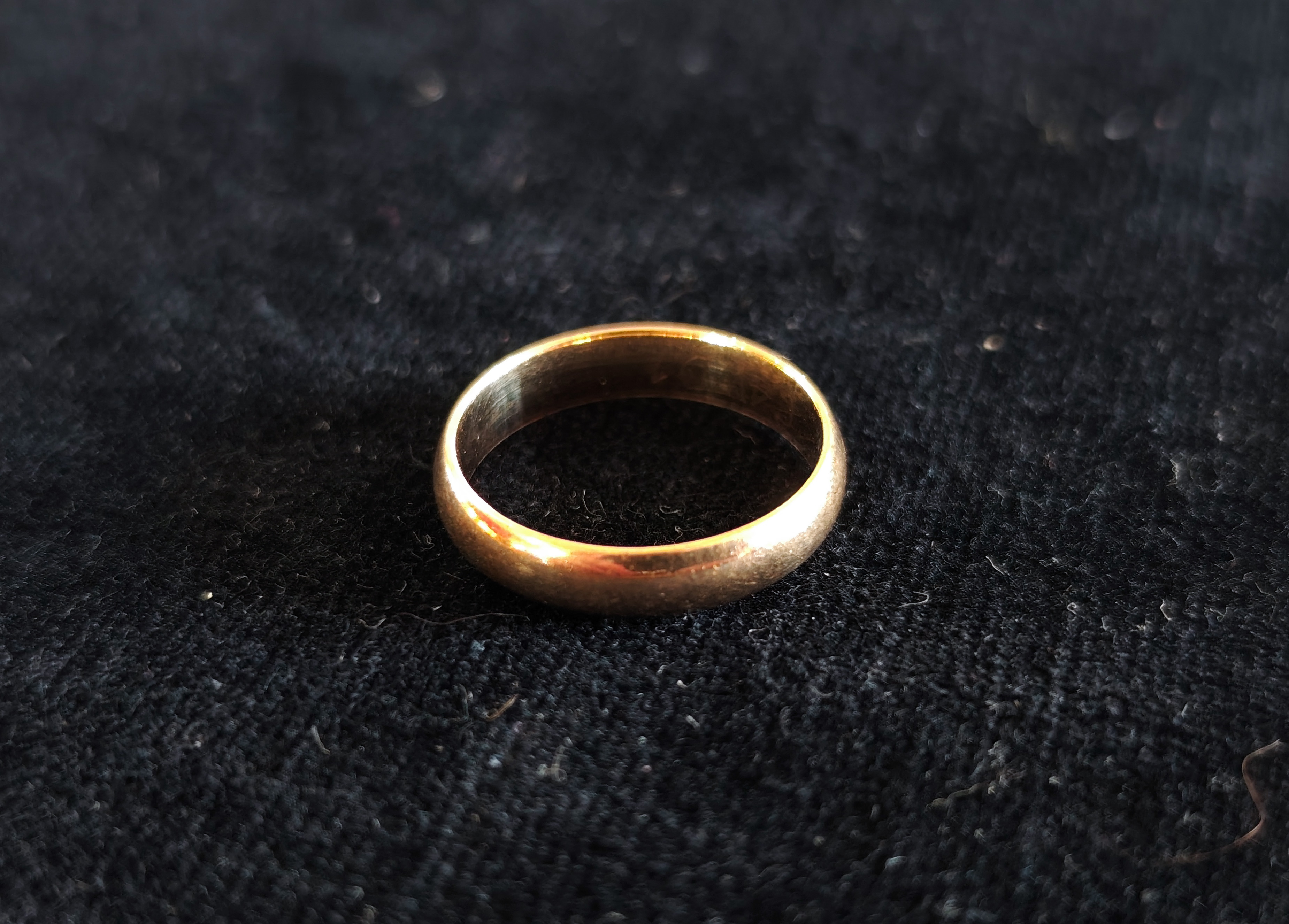 9CT Gold Band — NZ auction result