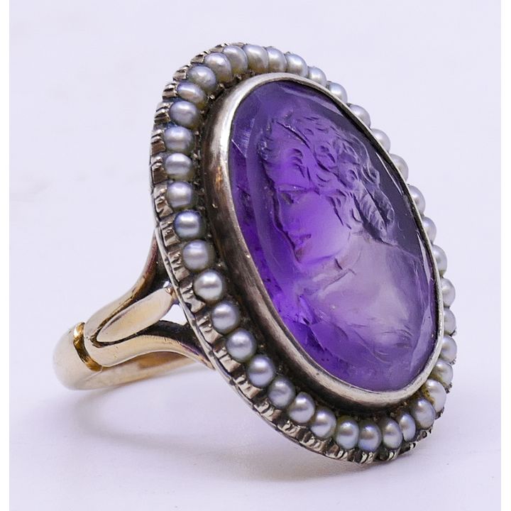Ladies 14K Amethyst Cameo & Seed Pearl Ring. Size 6. 12g