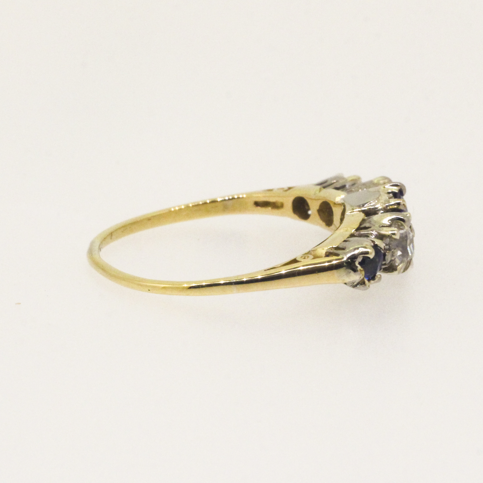 Diamond & Blue Stone Vintage Ring 2.20g