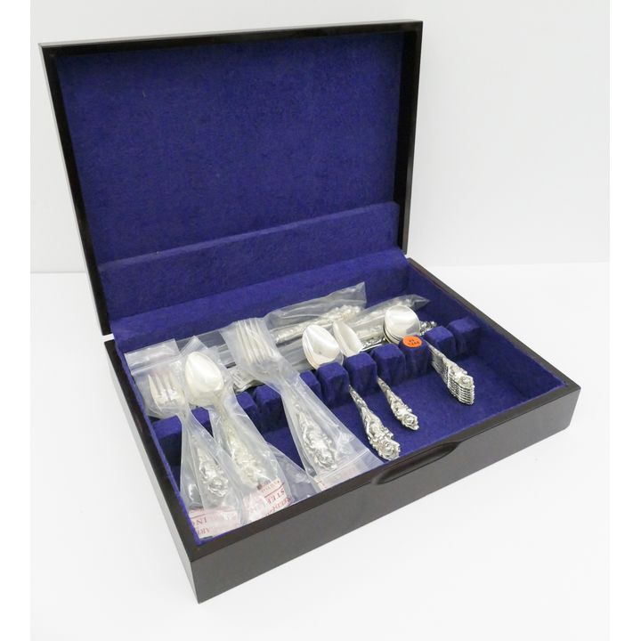18pc Reed & Barton Love Disarmed Sterling Flatware- 678g + 4 Filled (weighed with bags)