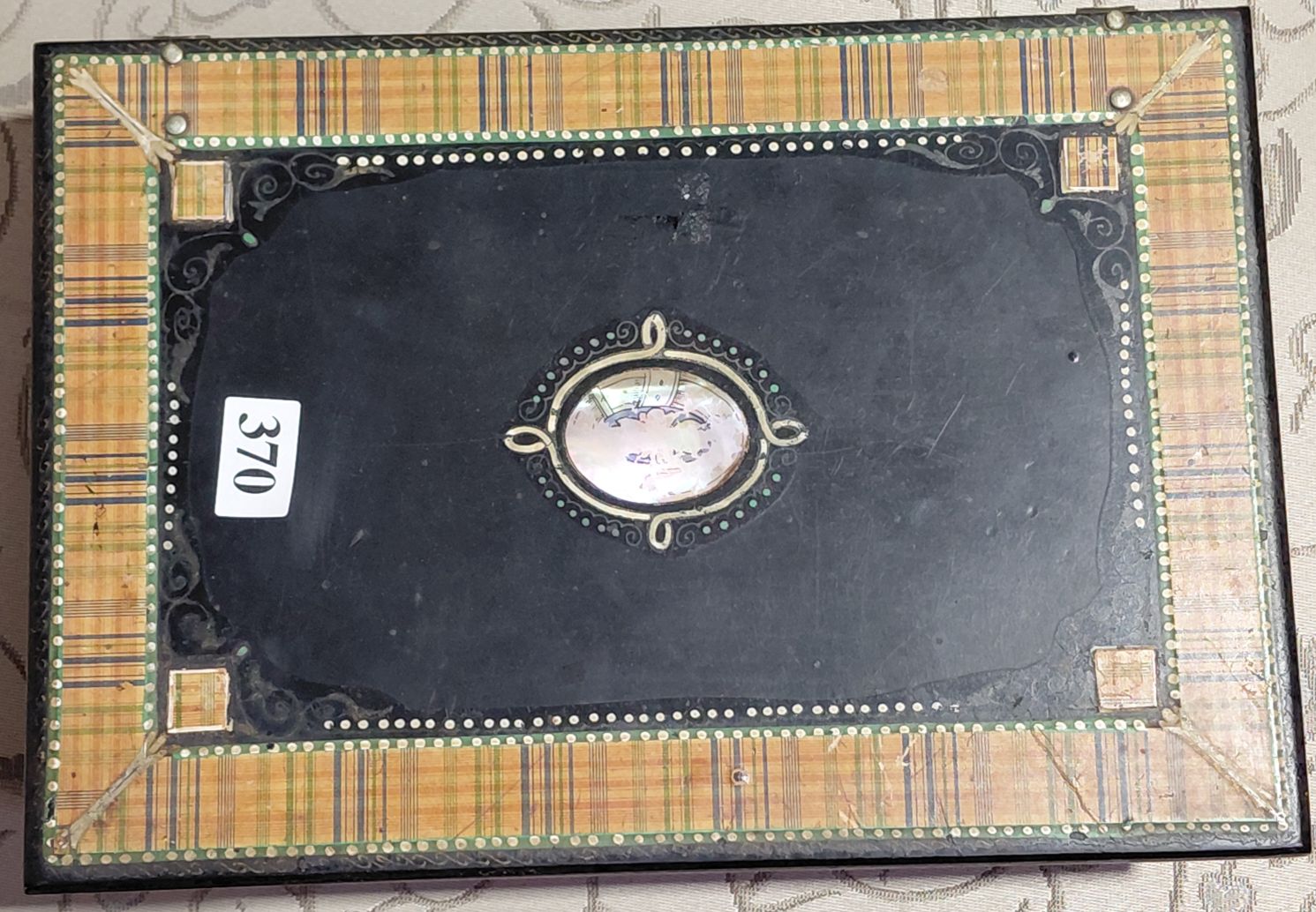 370 · VICTORIAN TRAVELLING WRITING SLOPE