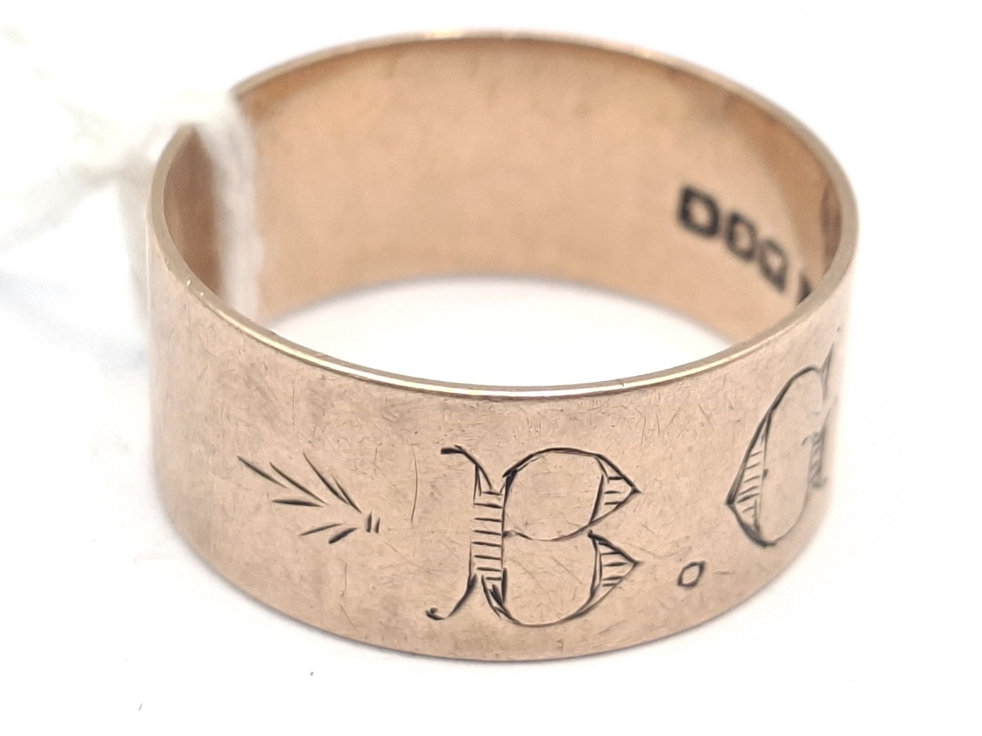 AUSTRALIAN 9CT DRESS RING