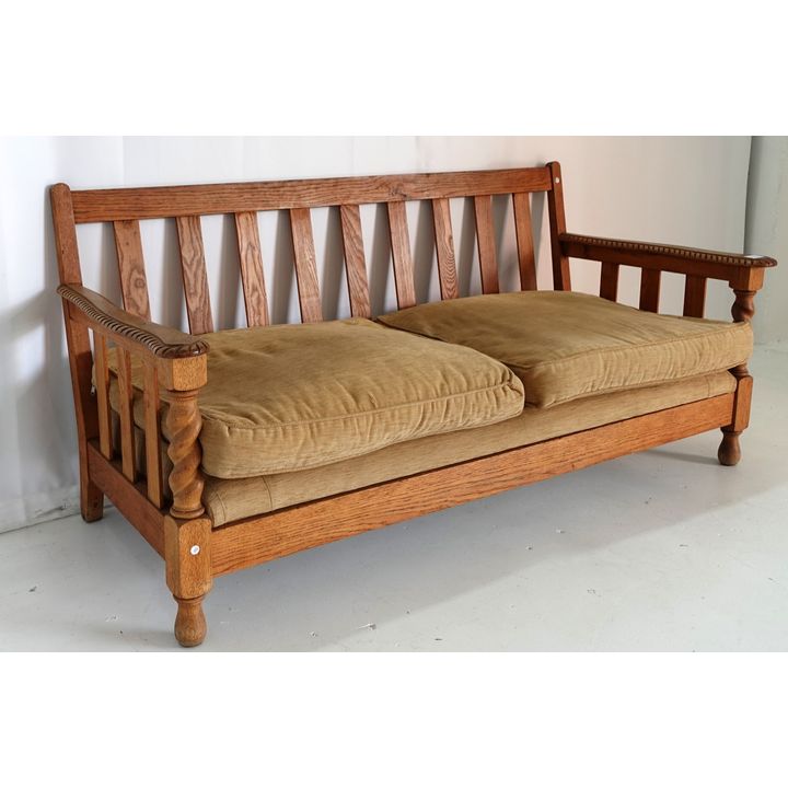 OAK SETTEE
