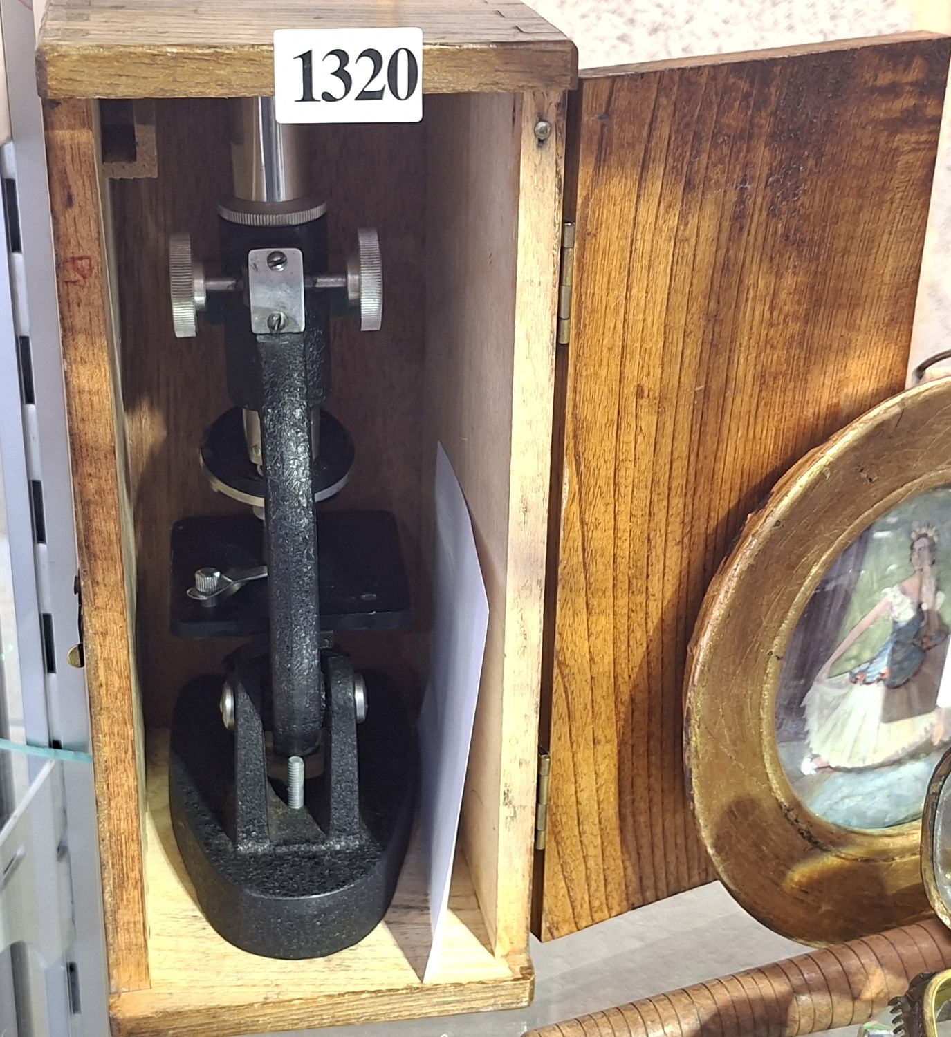 Gena Microscope