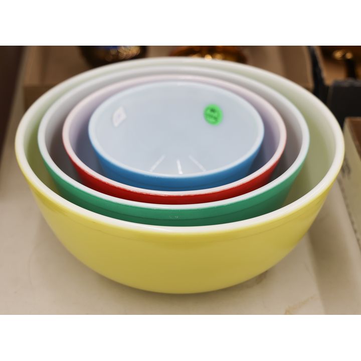 Set Vintage Pyrexware Colored Mixing Bowls