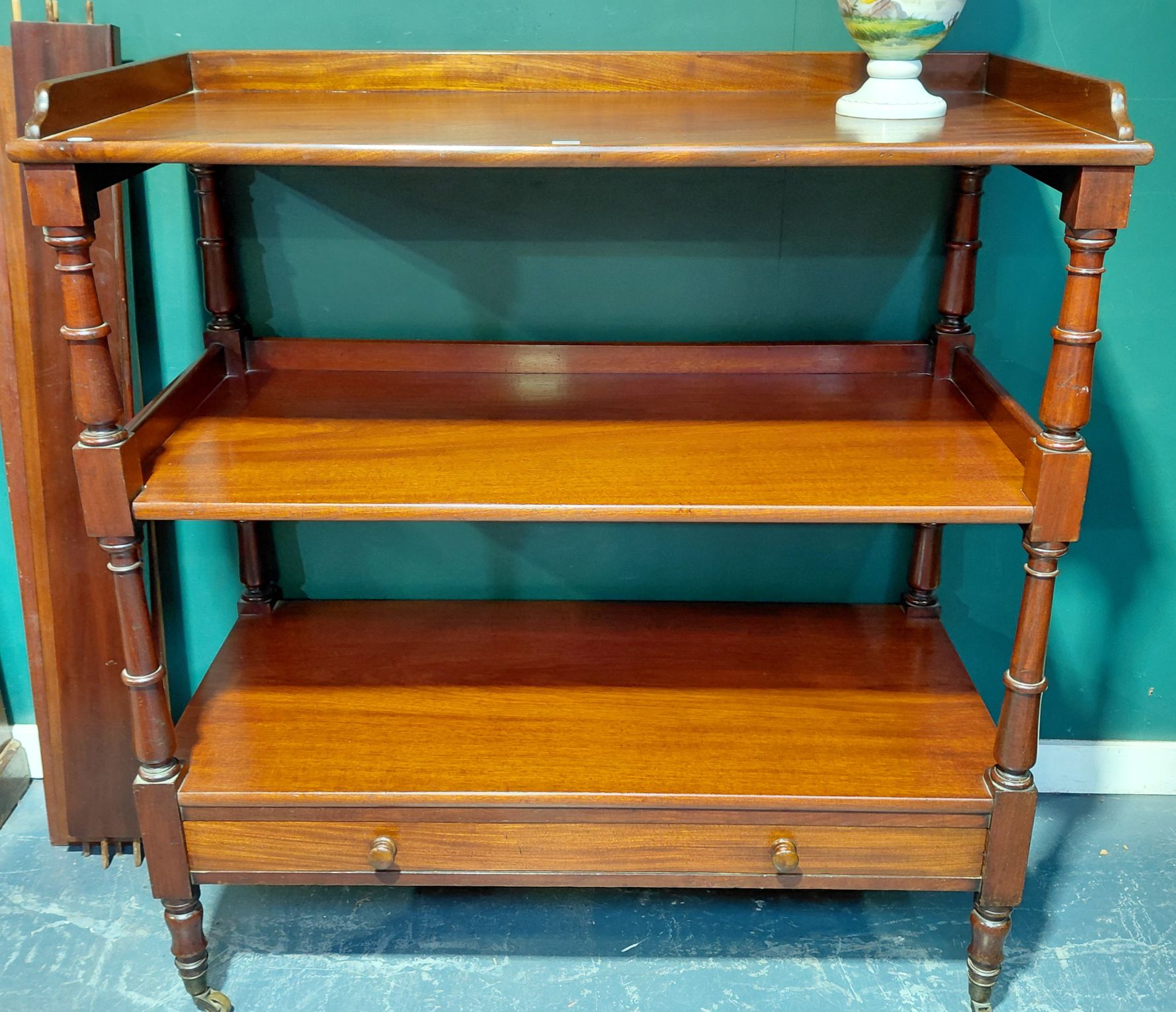588 · VICTORIAN DUMBWAITER