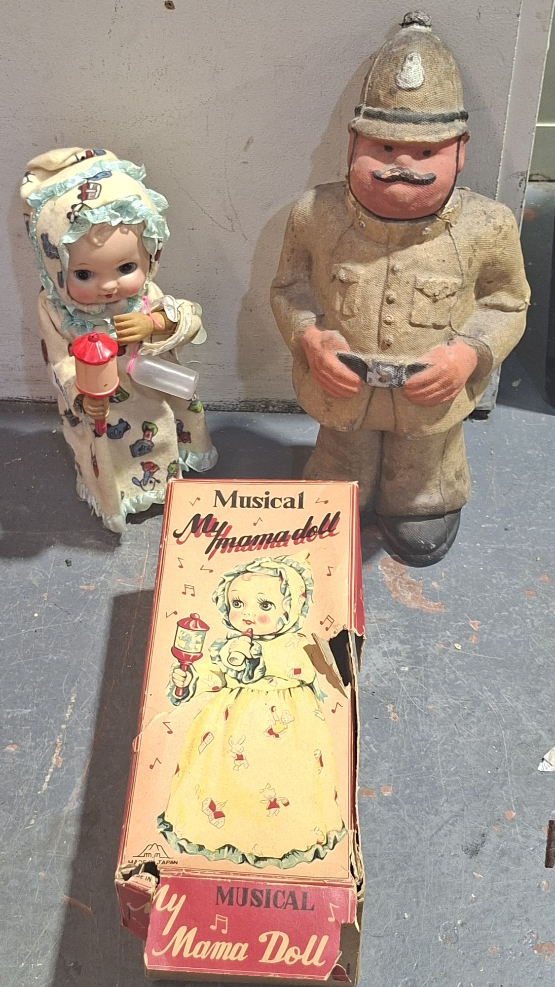 2 Dolls