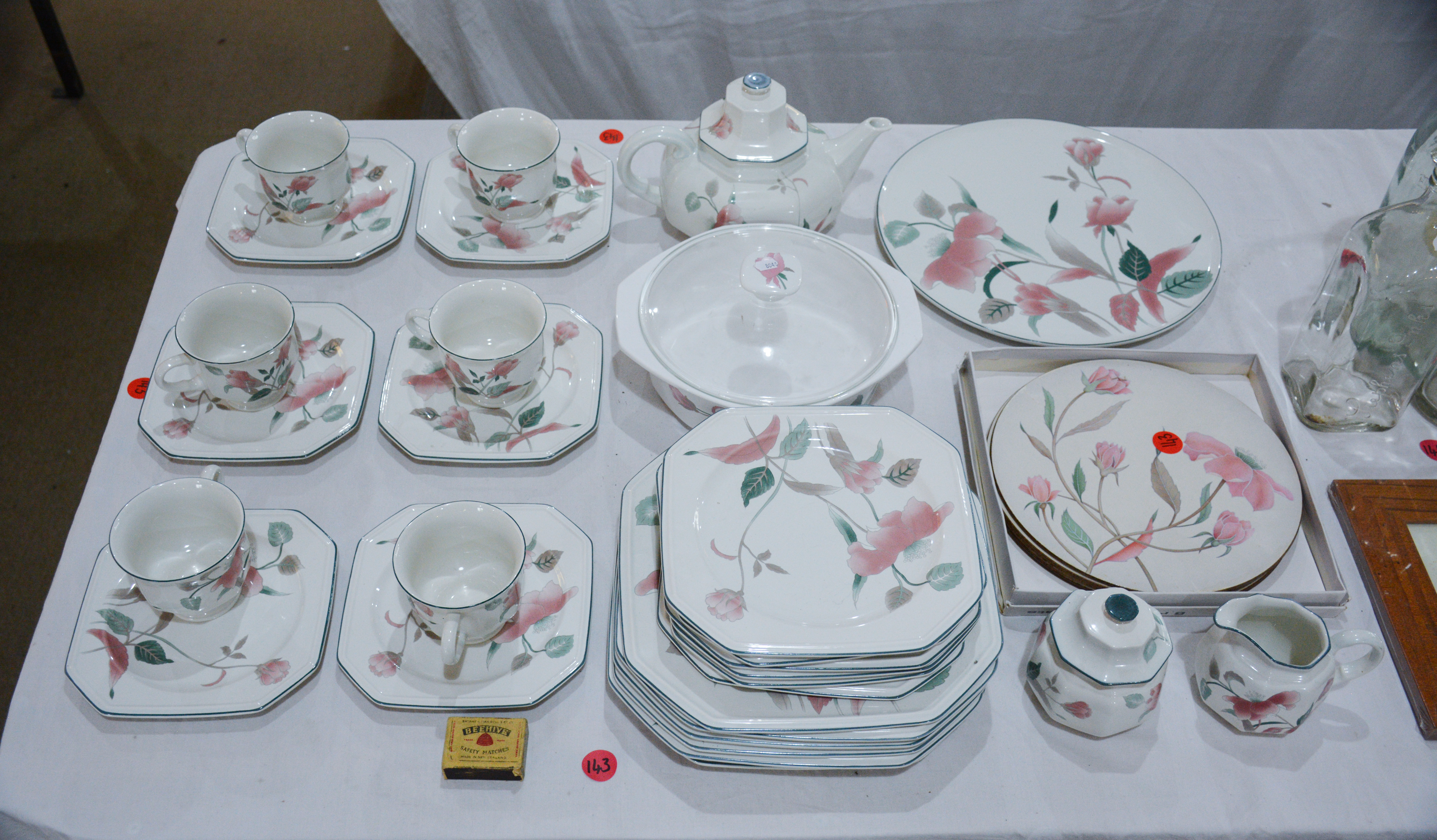 Mikasa Japan Silk Flowers Tea/Dinner Set — NZ auction result
