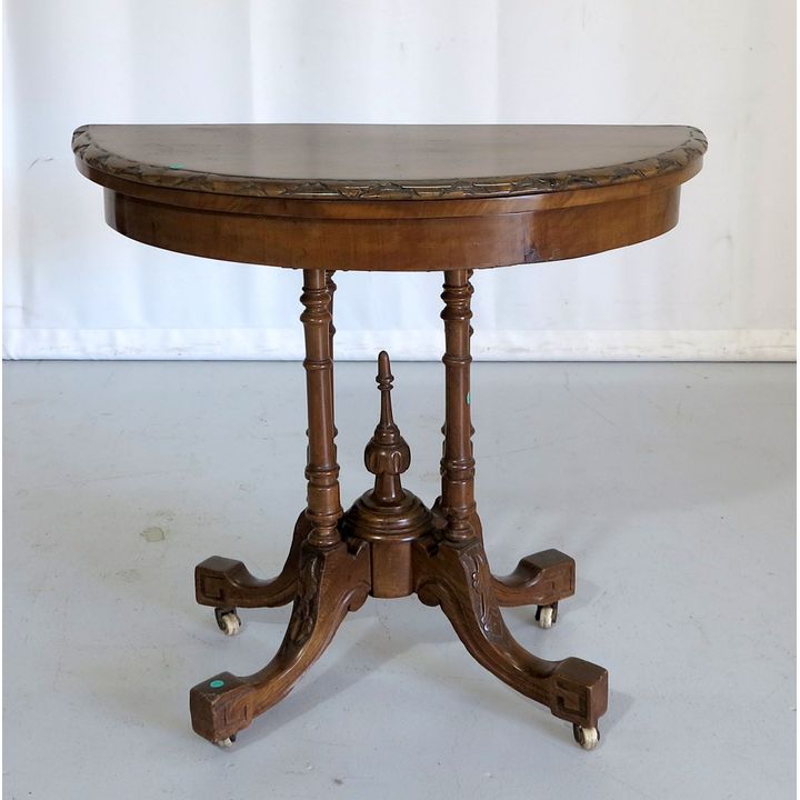 VICTORIAN WALNUT CARD TABLE