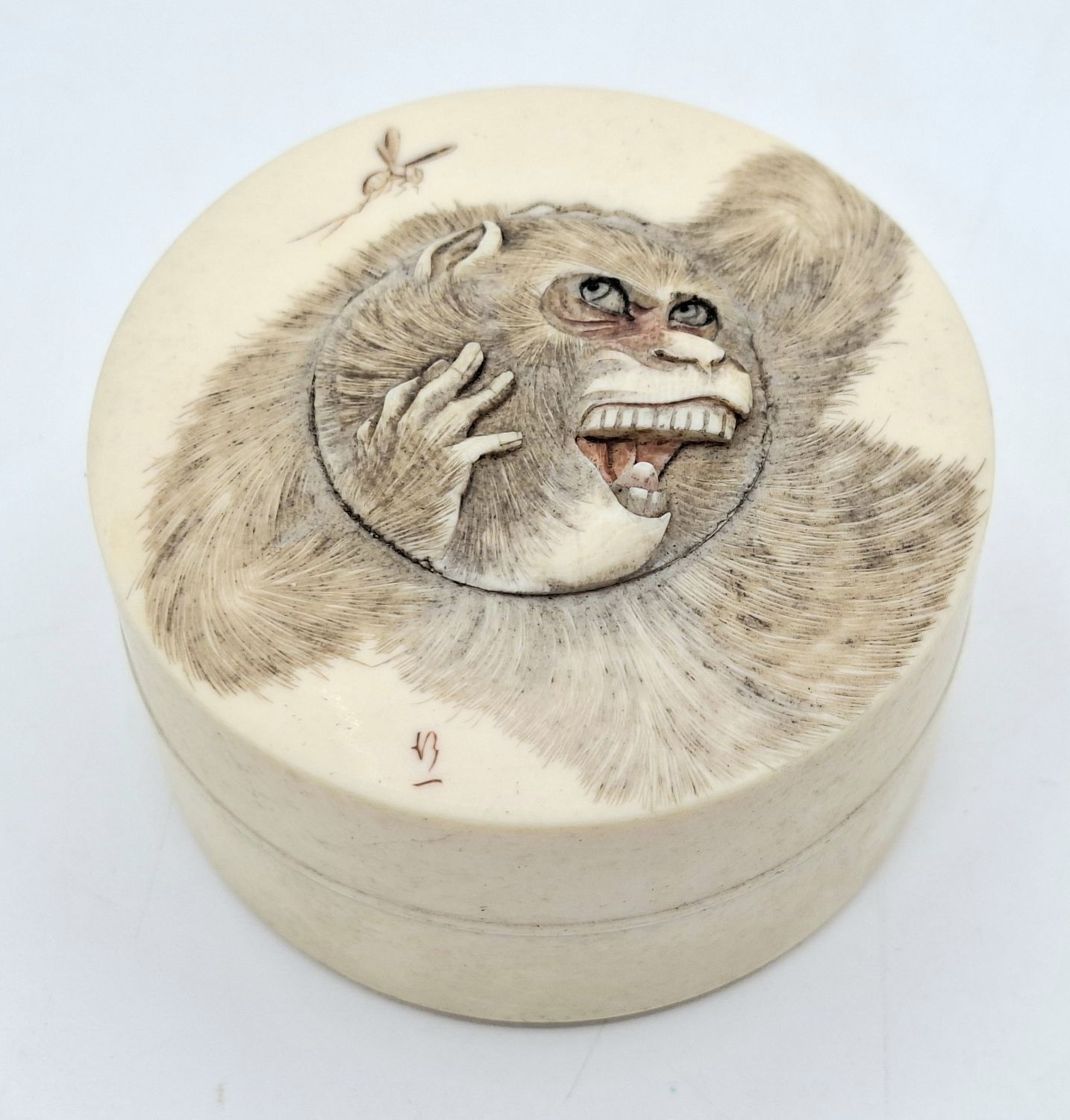 18 · JAPANESE CARVED IVORY TRINKET BOX
