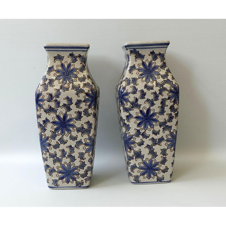 PAIR OF CHINESE CERAMIC VASES