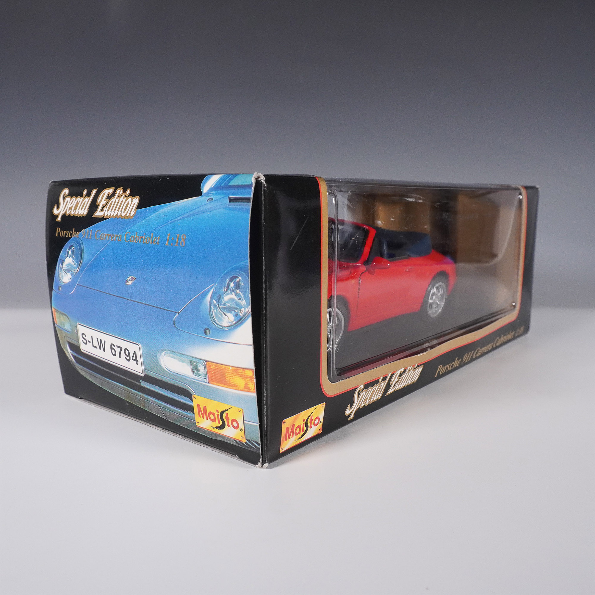1/18 マイストMaisto Porsche 911 Carrera 特別版 Maisto 1:18 Porsche 911 Carrera in Red Special Edition