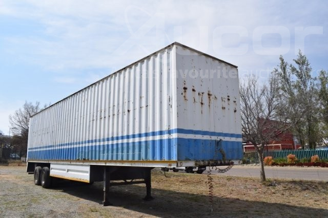 1992 Henred Fruehauf VAN BODY SEMI TRAILER DOUBLE AXLE