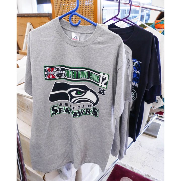 5pc Super Bowl & Mariners T-shirts & Sweatshirts