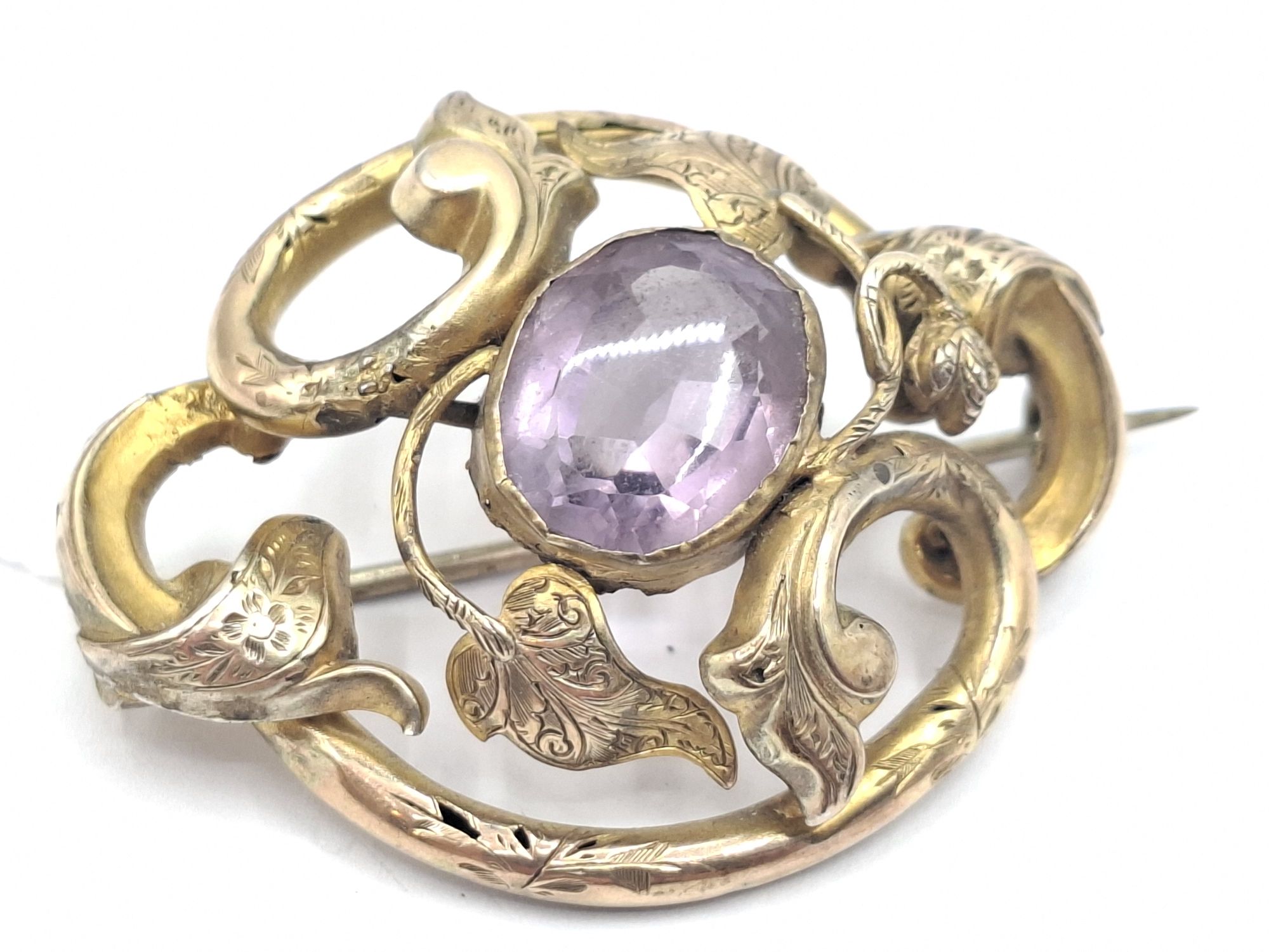 273 · 9CT GOLD AMETHYST BROOCH