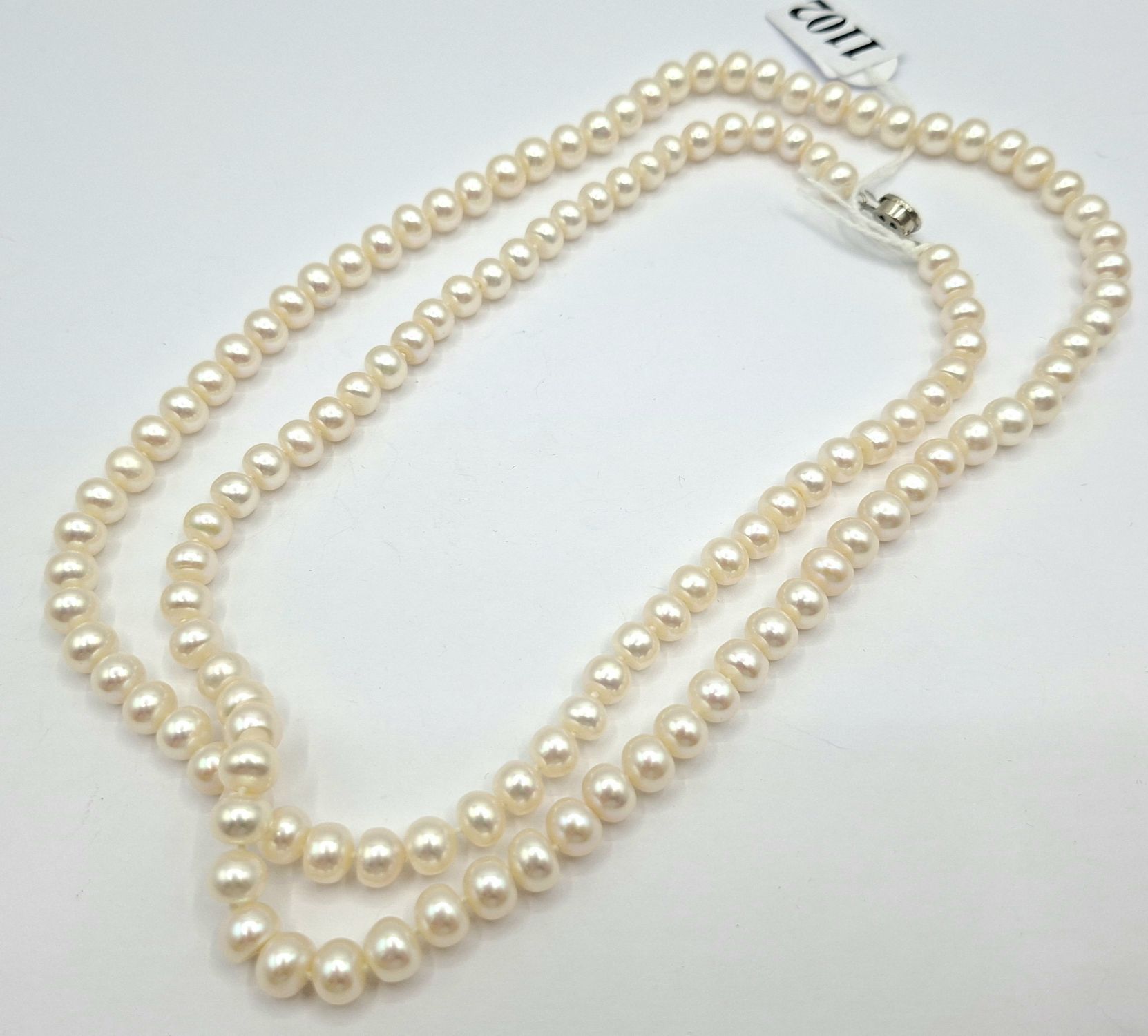 1102 · PEARL NECKLACE