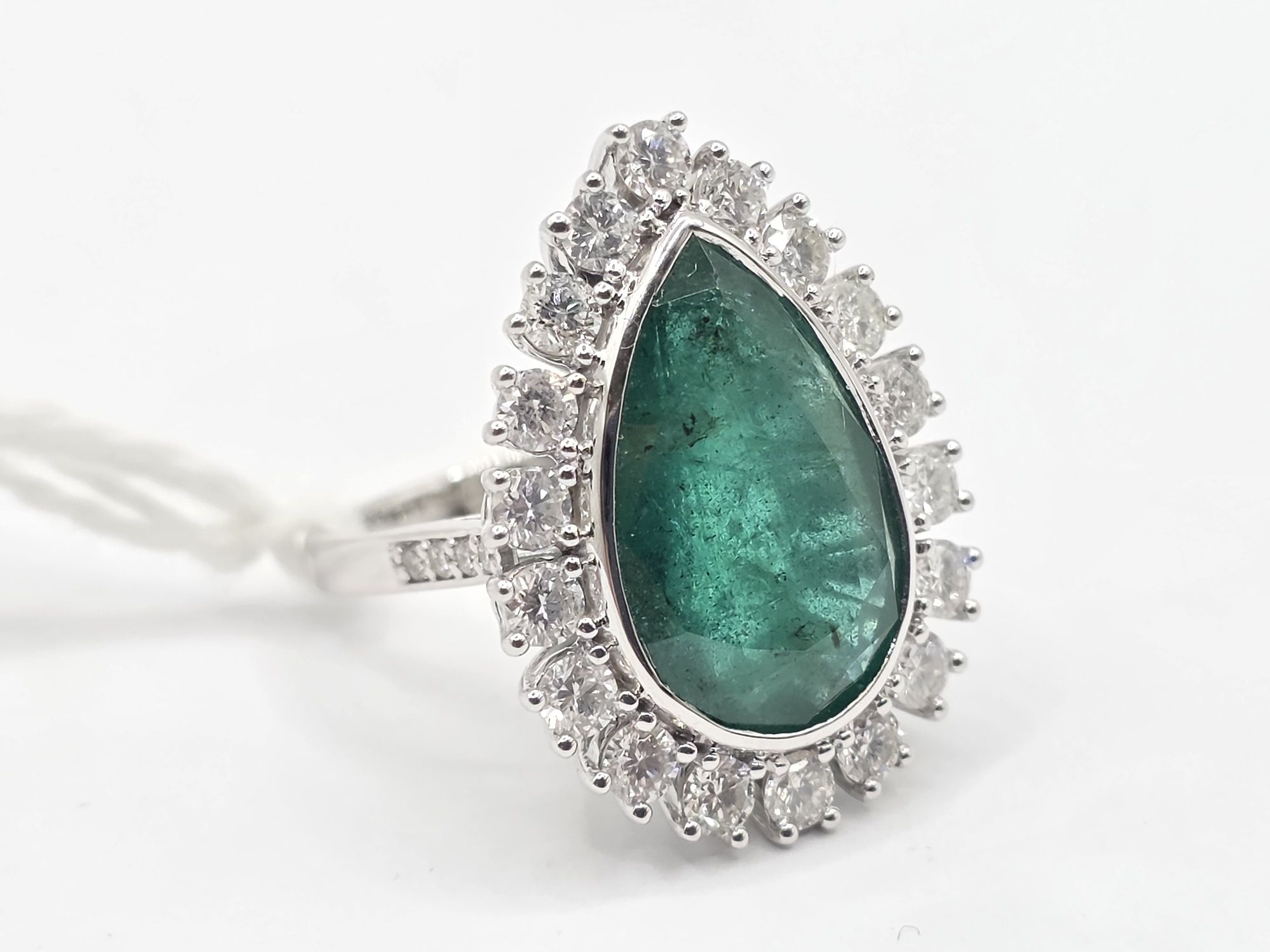 277 · 14K GOLD EMERALD COCKTAIL RING
