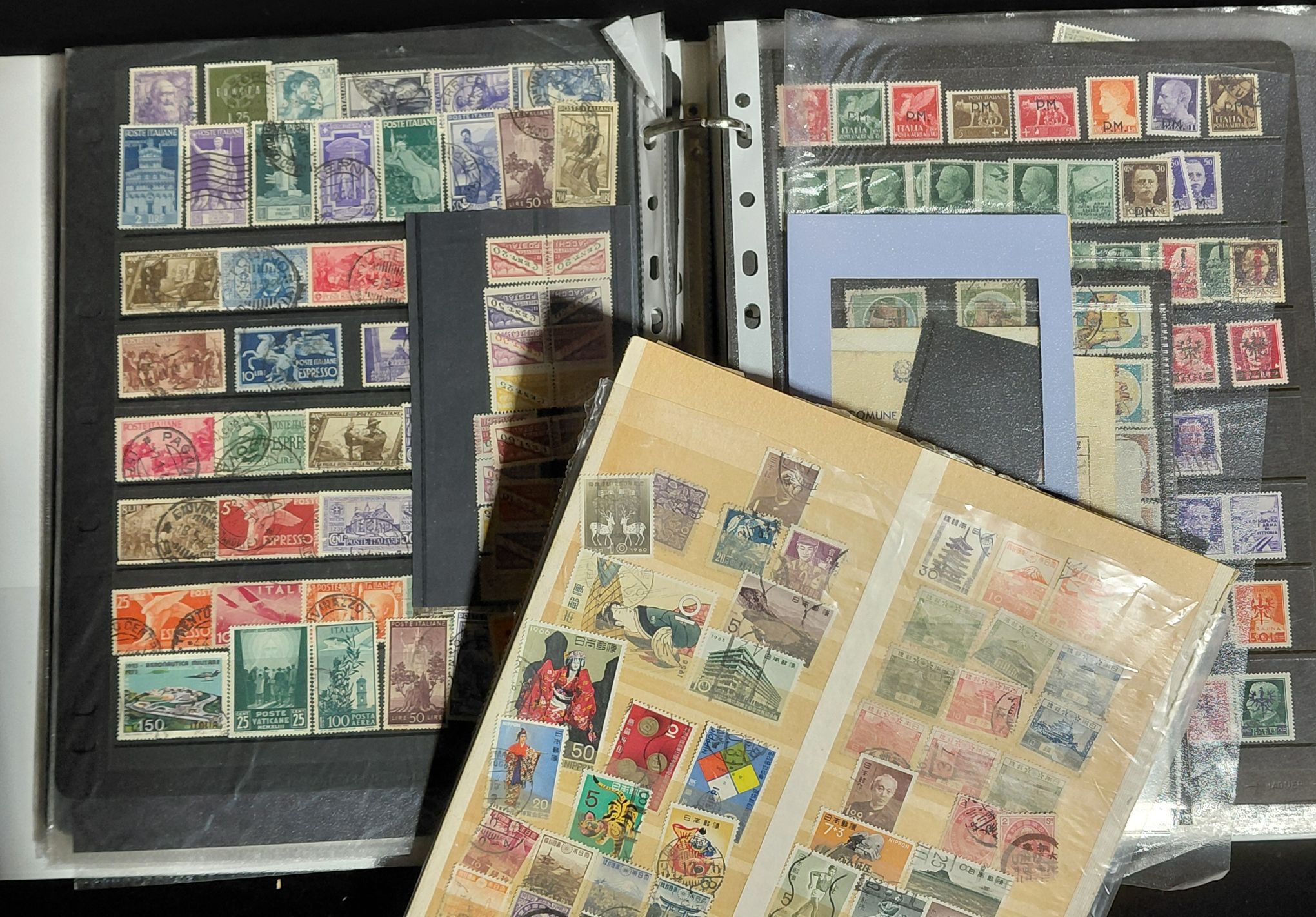 522 · STAMPS - WORLD