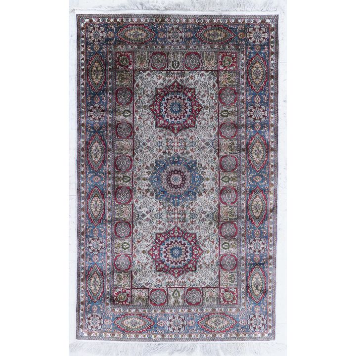 Fine Silk Oriental Rug- 3x5'- needs cleaning