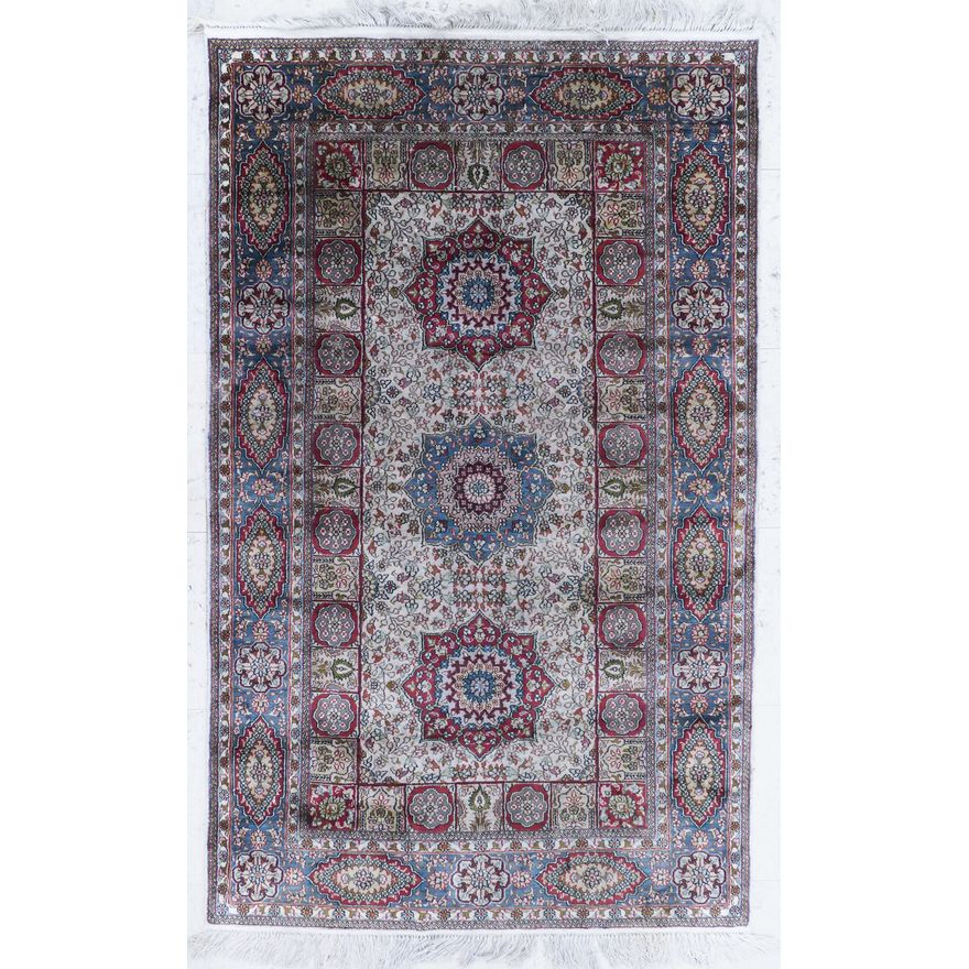 Fine Silk Oriental Rug- 3x5'- needs cleaning