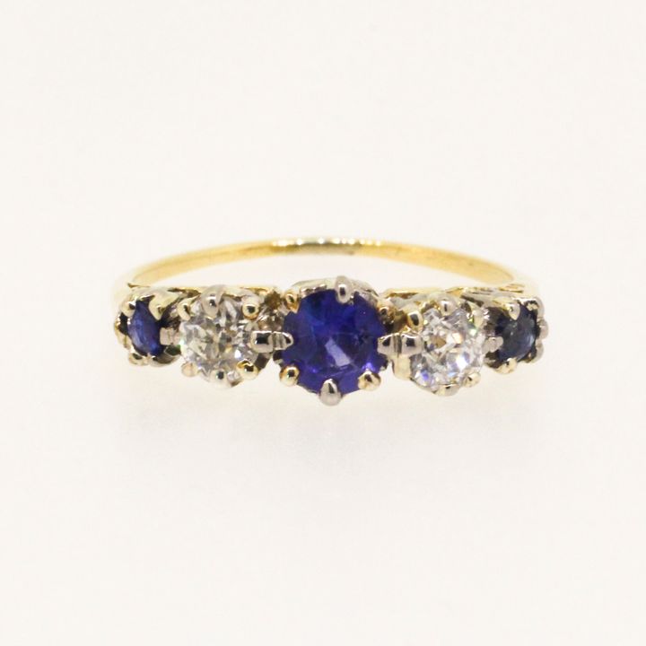 Diamond & Blue Stone Vintage Ring 2.20g