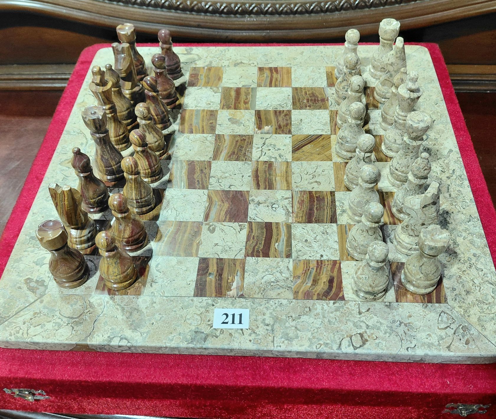211 · ITALIAN CHESS SET