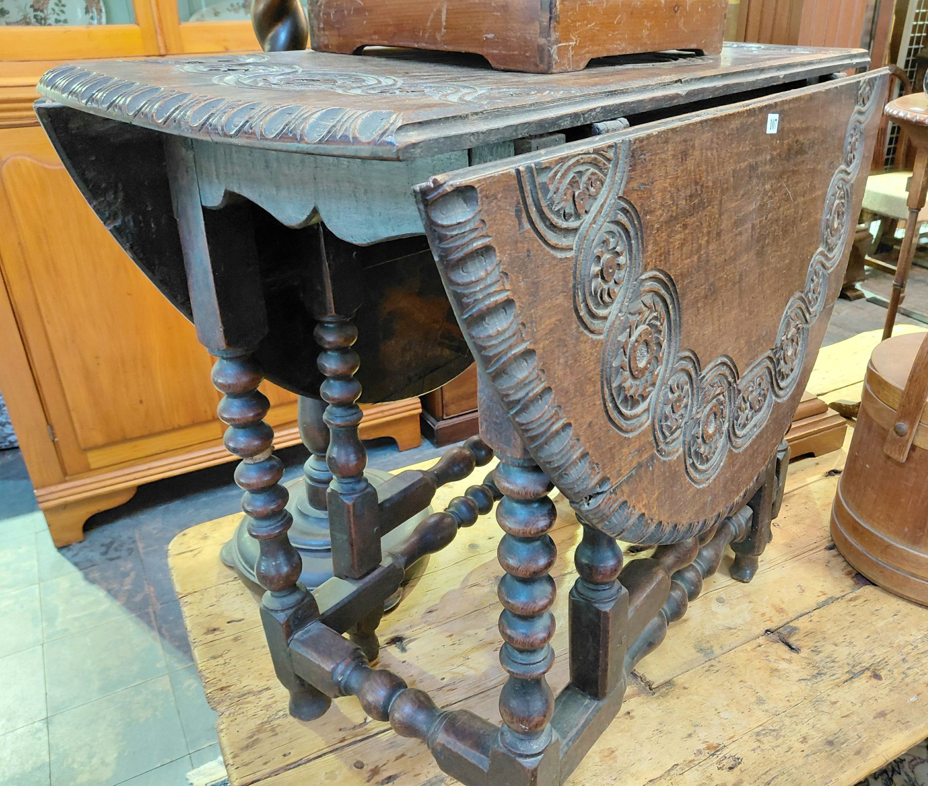 107 · ANTIQUE GATE LEG TABLE