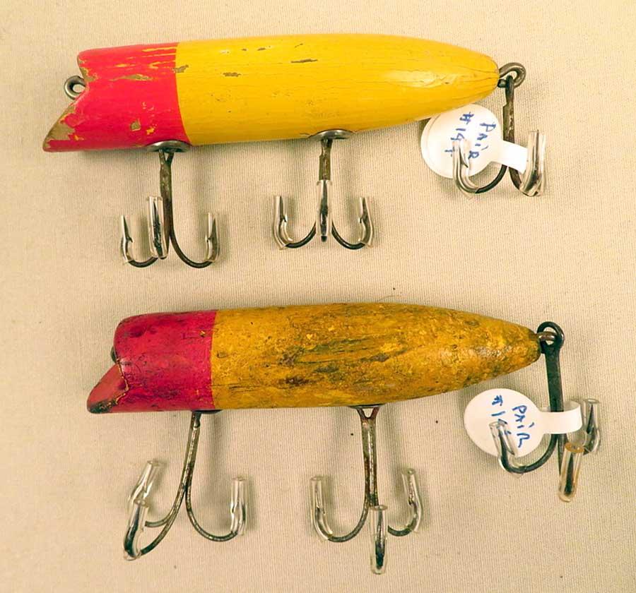 VINTAGE BAG-O-MAD FISHING LURES: PAIR OF #144