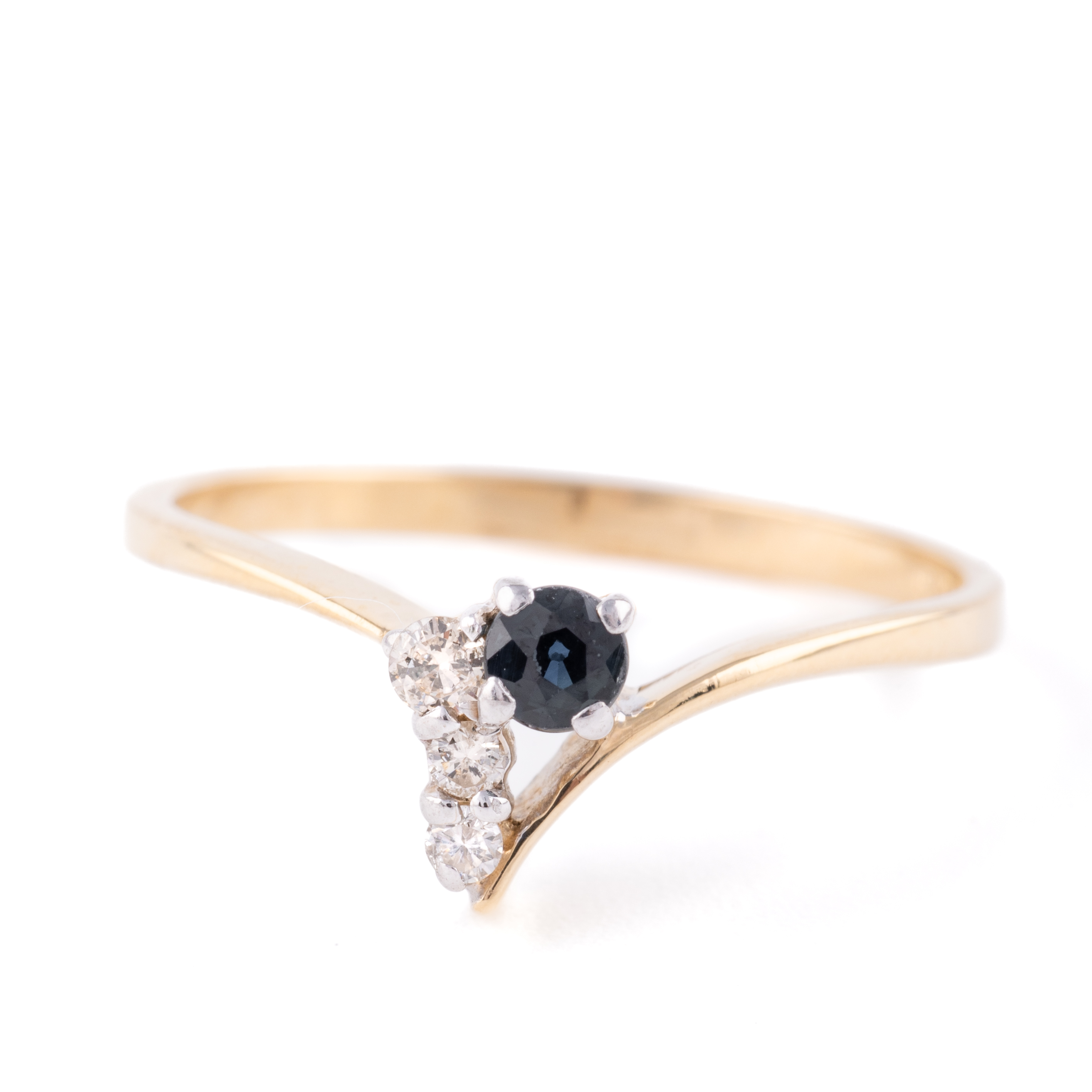 332 · Sapphire & Diamond Ring 9ct Gold
