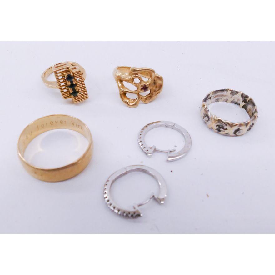 Box 14K Gold Rings Etc- 18.5g TW