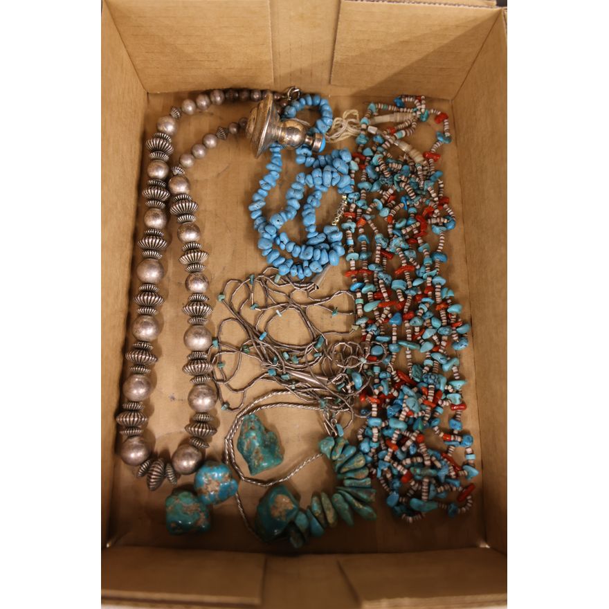 Box Southwest Turquoise Bead Necklaces