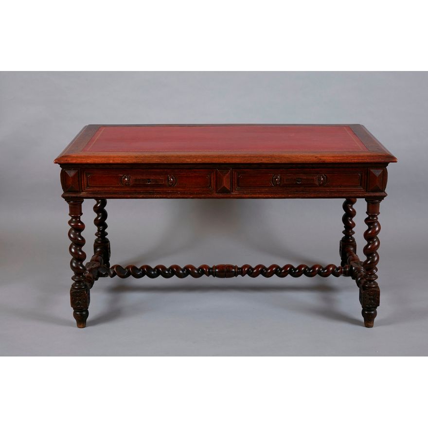Bureau en bois de chêne de style Louis XIII. France, XIXème