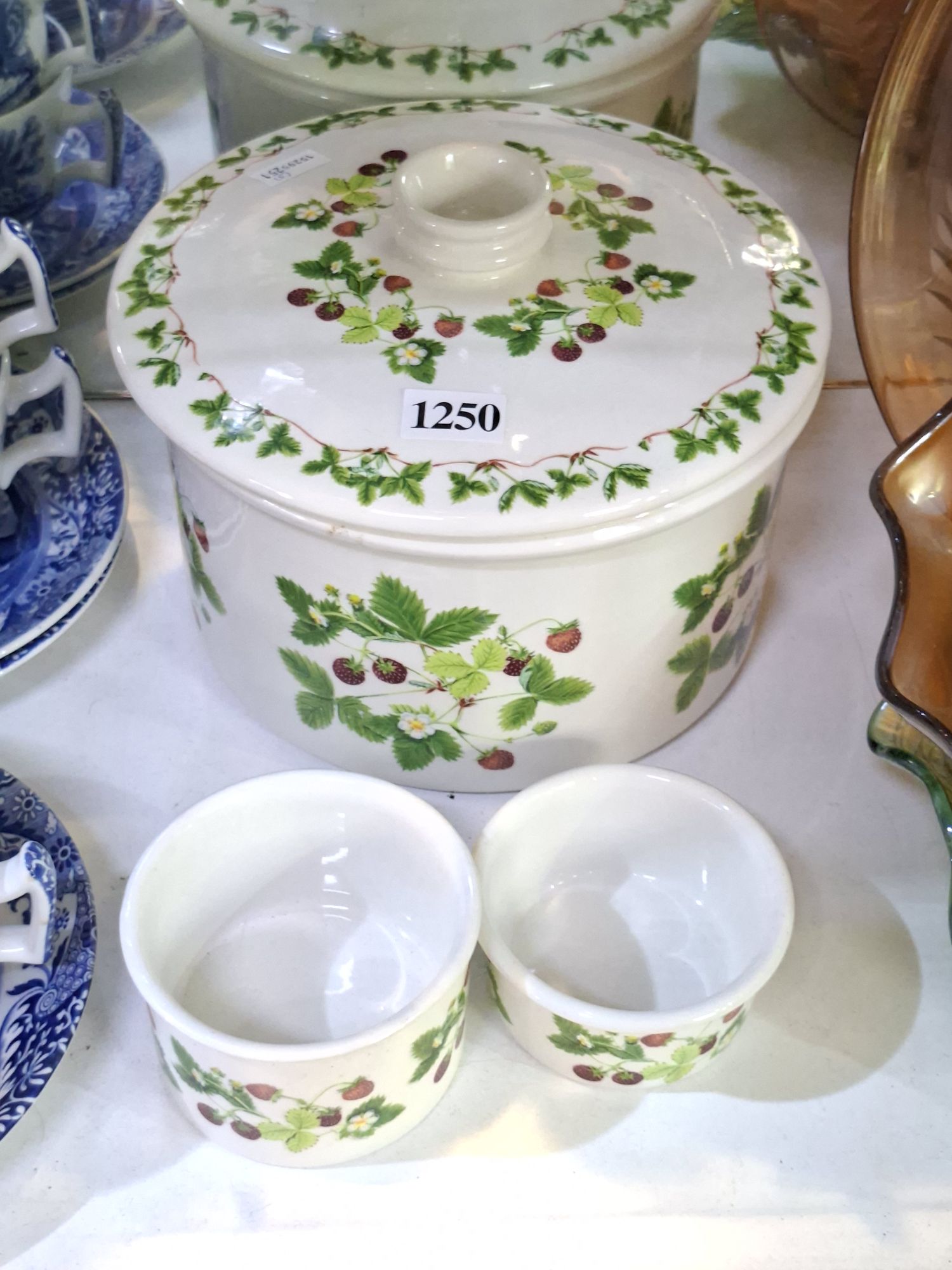 1250 · PORTMEIRION 'SUMMER STRAWBERRIES'