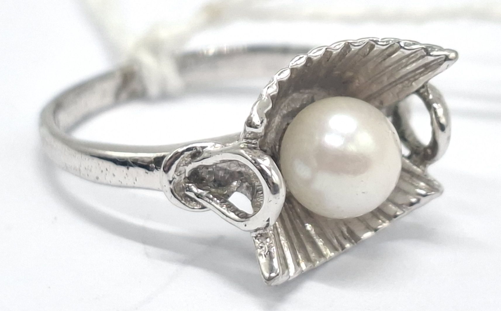 1112 · STERLING SILVER PEARL RING