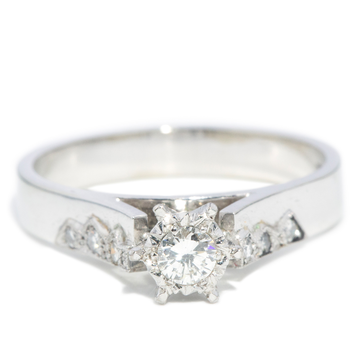 3 · Vintage 18ct White Gold Ring