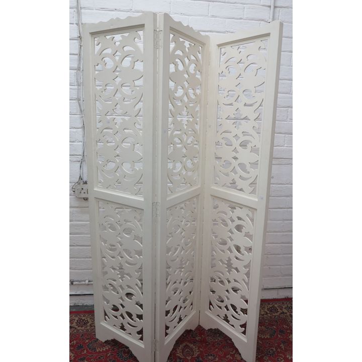 THREE-PANEL SCREEN