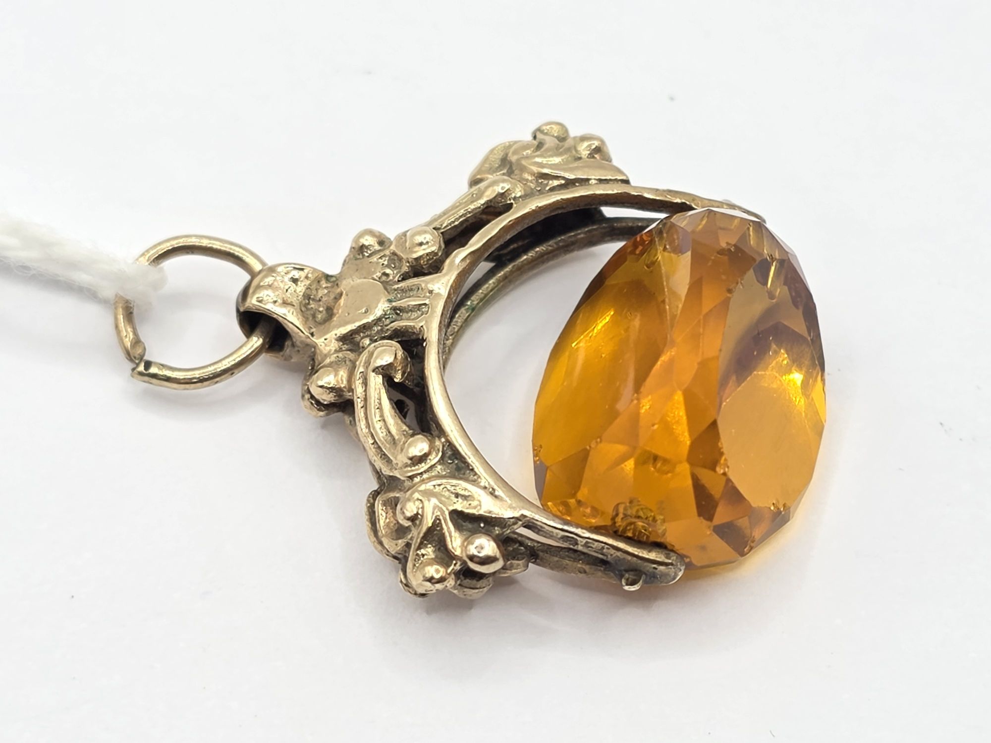 236 · ANTIQUE 9CT YELLOW GOLD AND CITRINE FOB SPINNER