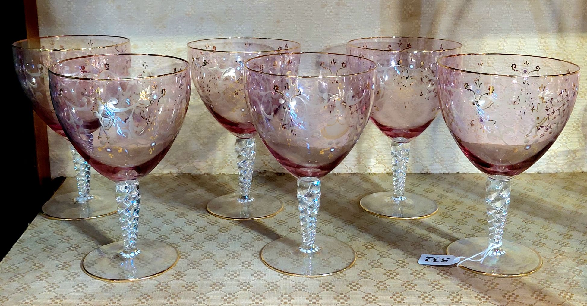 532 · VENEZIA MURANO RED WINE STEMS, Suite of thirteen