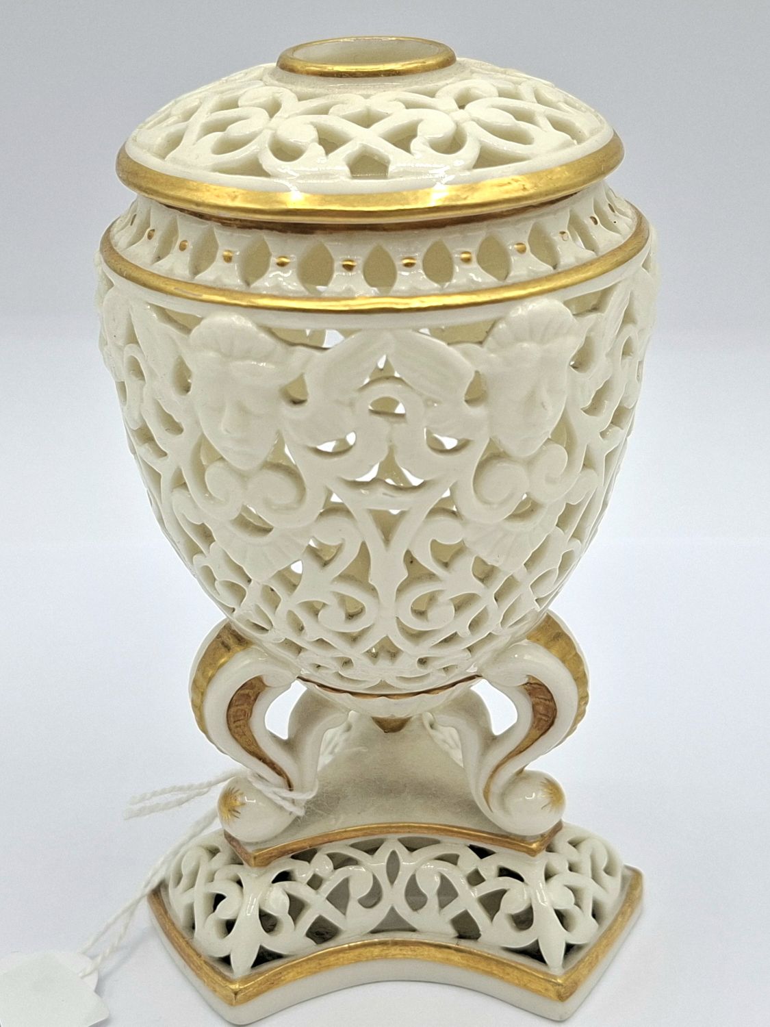 7 · WORCESTER POT POURRI