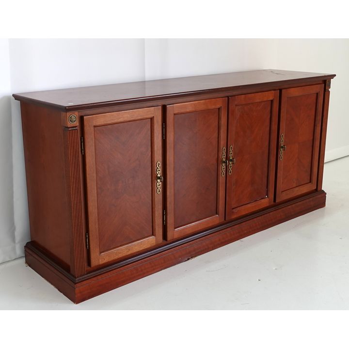 SIDEBOARD