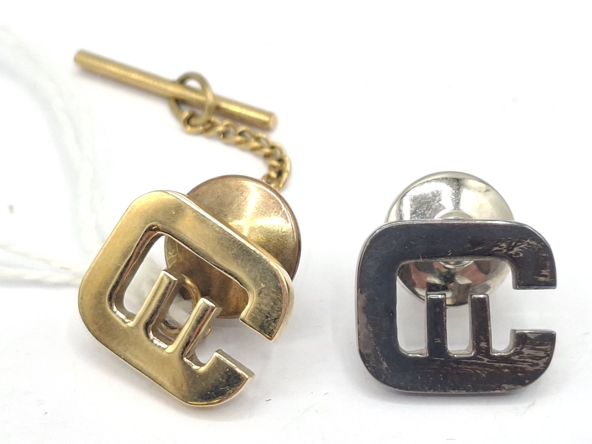 1100 · 9CT GOLD PIN