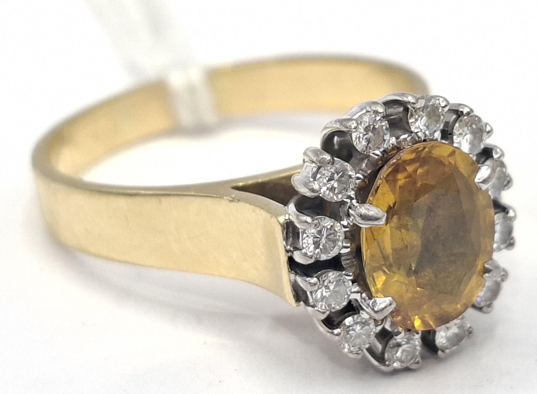 18ct Lemon Citrine And Diamond Dress Ring