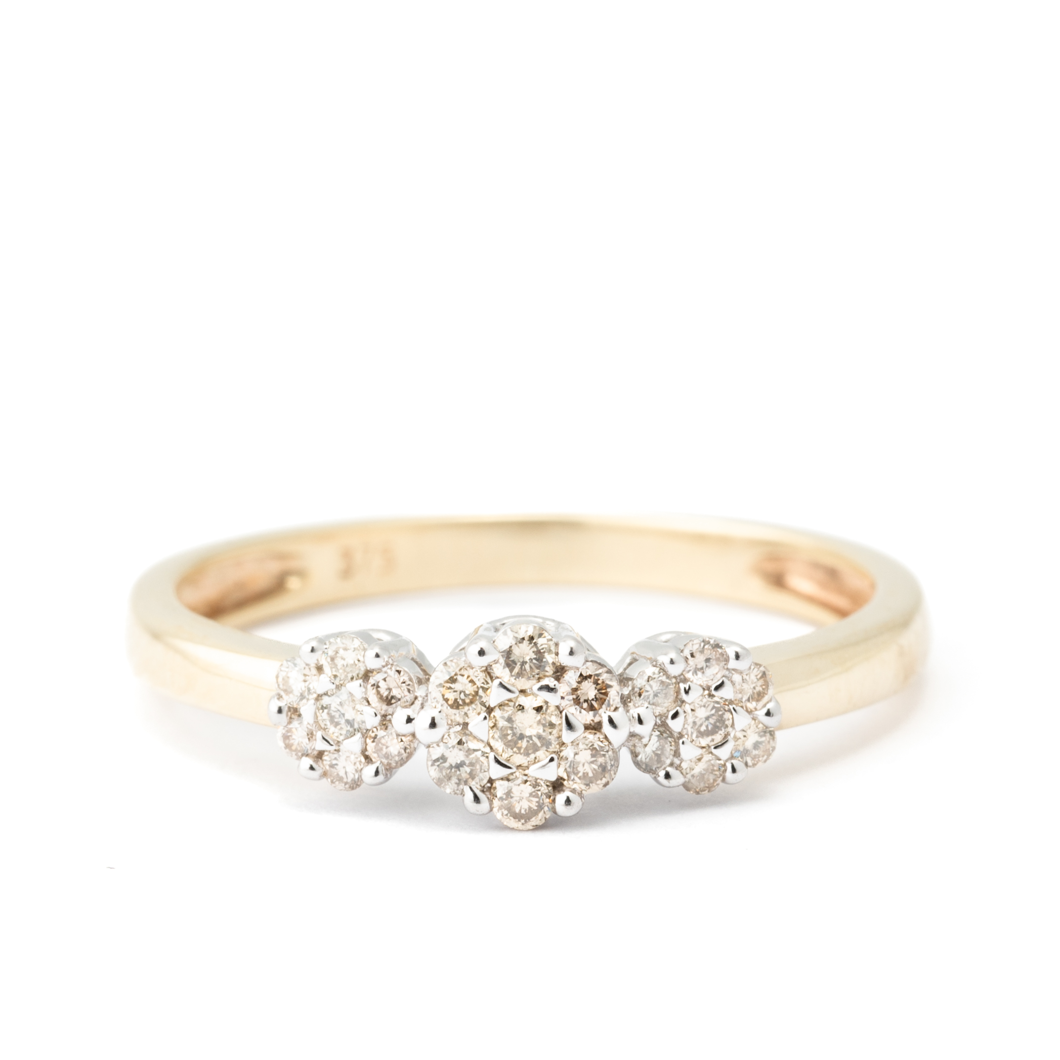 67 · 9ct Gold Diamond Cluster Ring