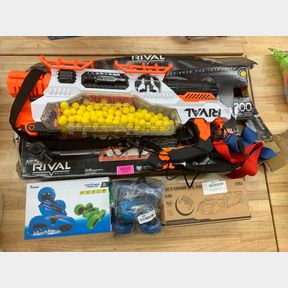 DEFORMED CAR 1:18, REMOTE CONTROL STUNT CAR & RIVAL BALL SHOOTING GUN