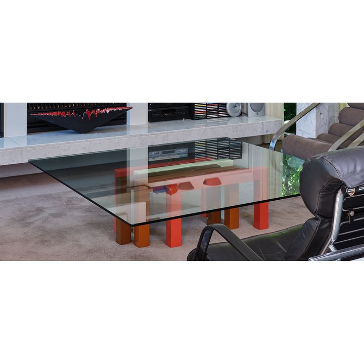 A 1980s modernist coffee table in the style of Saporiti, Italy