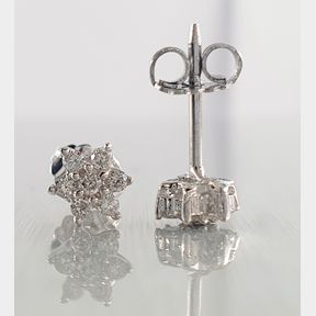 18CT WHITE GOLD FLOWER EARRINGS WITH 0 220CT DIAMONDS COLOUR IJ CLARITY SI - 51929/1251