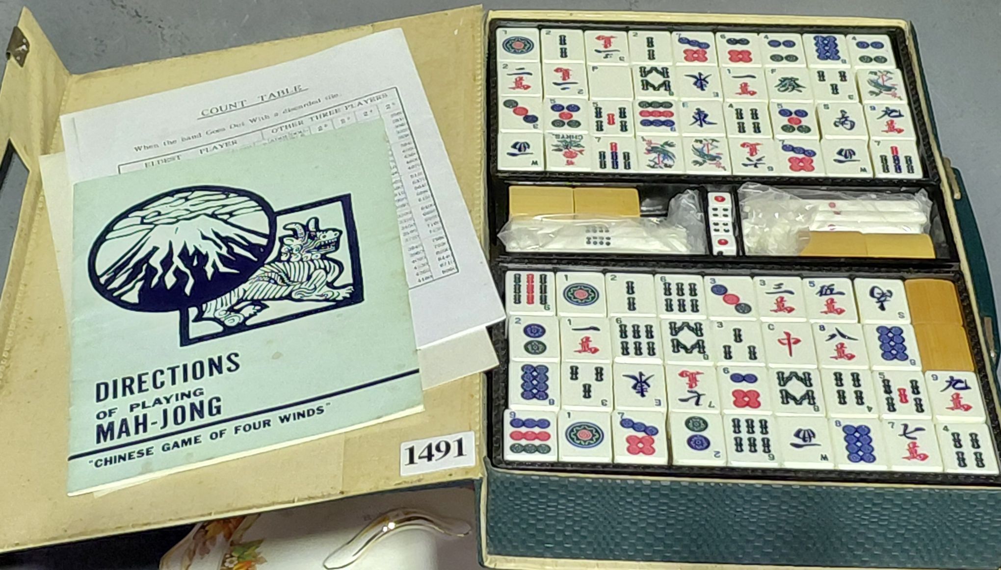 Vintage Mahjong Set